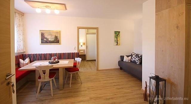 Apartment Schneeberger Stummerberg Szoba fotó